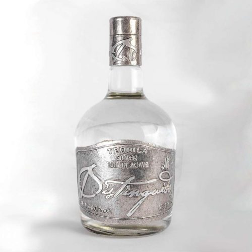The Border Breeze is meant to be a refreshing cocktail for those hot summer Laredo days. To start off, put Tequila Distinguido Silver into the mix